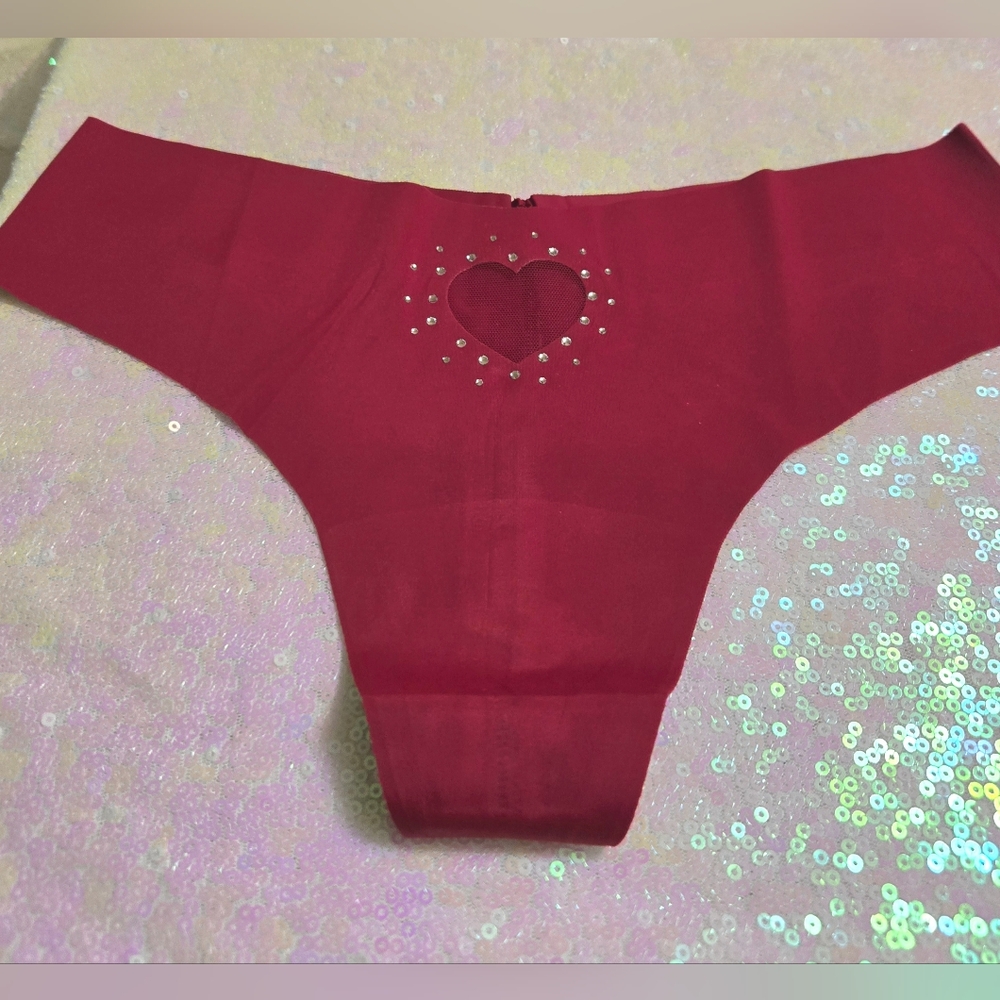 5/$40🛍 Victoria's Secret No Show Red Heart Cutout Rhinestones Thong NWOT